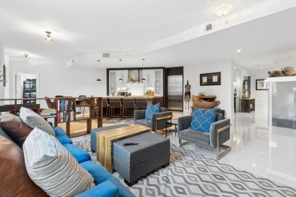 Photo 5 at 304 - 1102 Hornby Street, Downtown VW, Vancouver West