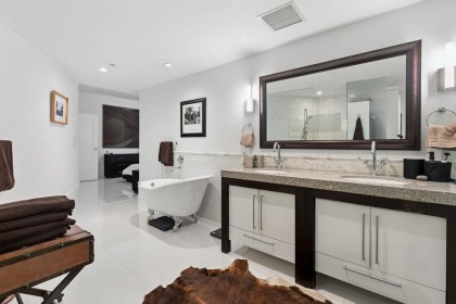 Photo 24 at 304 - 1102 Hornby Street, Downtown VW, Vancouver West