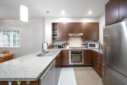 Photo 9 at 6139 Oak Street, South Granville, Vancouver West