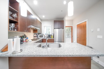 Photo 8 at 6139 Oak Street, South Granville, Vancouver West