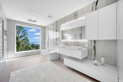 Photo 23 at 535 Craigmohr Drive, Glenmore, West Vancouver