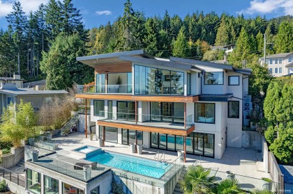 Photo 1 at 535 Craigmohr Drive, Glenmore, West Vancouver