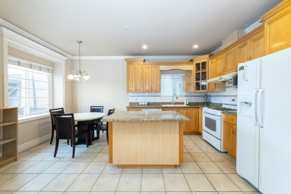 Photo 11 at 260 W 63rd Avenue, Marpole, Vancouver West