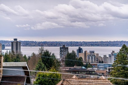 Photo 2 at 2135 Lawson Avenue, Dundarave, West Vancouver