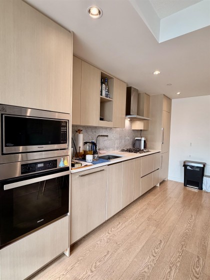 Photo 5 at 886 - 87 Nelson Street, Yaletown, Vancouver West