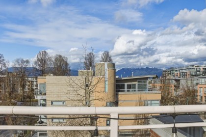 Photo 5 at 404 - 2768 Cranberry Drive, Kitsilano, Vancouver West