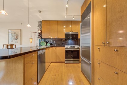 Photo 8 at 1404 - 819 Hamilton Street, Downtown VW, Vancouver West