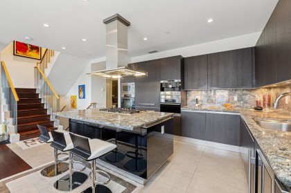 Photo 9 at TH102 - 1139 W Cordova Street, Coal Harbour, Vancouver West