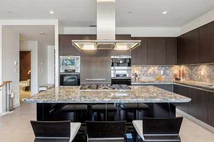 Photo 8 at TH102 - 1139 W Cordova Street, Coal Harbour, Vancouver West