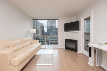 Photo 3 at 1006 - 928 Richards Street, Yaletown, Vancouver West