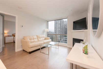 Photo 5 at 1006 - 928 Richards Street, Yaletown, Vancouver West