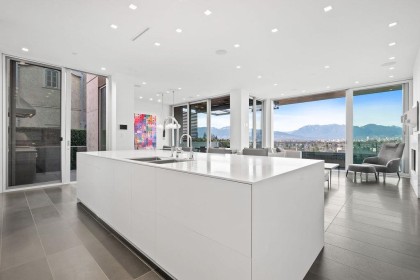 Photo 7 at 2705 W 30th Avenue, MacKenzie Heights, Vancouver West