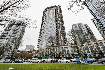 Photo 2 at 301 - 583 Beach Crescent, Yaletown, Vancouver West