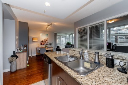 Photo 22 at 301 - 583 Beach Crescent, Yaletown, Vancouver West