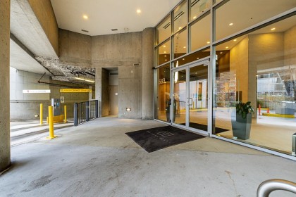 Photo 3 at 301 - 583 Beach Crescent, Yaletown, Vancouver West