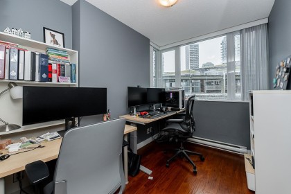 Photo 32 at 301 - 583 Beach Crescent, Yaletown, Vancouver West