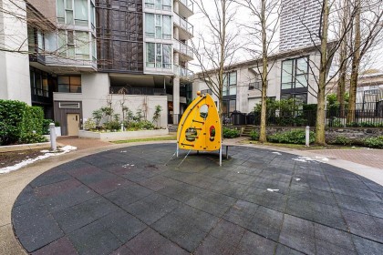 Photo 9 at 301 - 583 Beach Crescent, Yaletown, Vancouver West