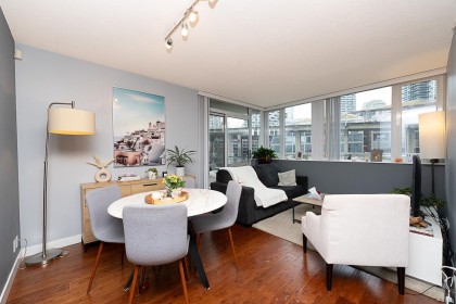 Photo 11 at 301 - 583 Beach Crescent, Yaletown, Vancouver West