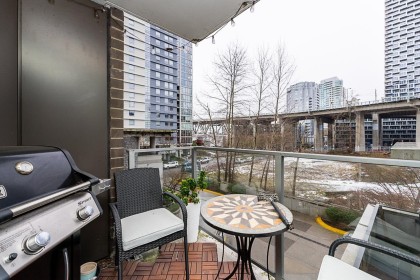 Photo 4 at 301 - 583 Beach Crescent, Yaletown, Vancouver West
