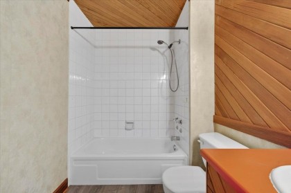 Photo 23 at 403 - 1340 Duchess Avenue, Ambleside, West Vancouver