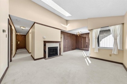 Photo 13 at 403 - 1340 Duchess Avenue, Ambleside, West Vancouver