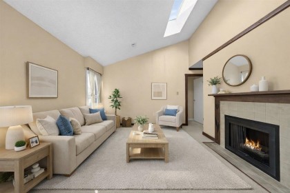 Photo 1 at 403 - 1340 Duchess Avenue, Ambleside, West Vancouver