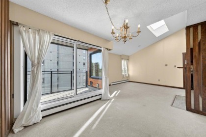 Photo 4 at 403 - 1340 Duchess Avenue, Ambleside, West Vancouver