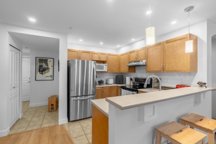 Photo 1 at 302 - 333 E 1st Street, Lower Lonsdale, North Vancouver