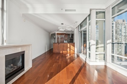 Photo 13 at 1903 - 1515 Homer Mews, Yaletown, Vancouver West