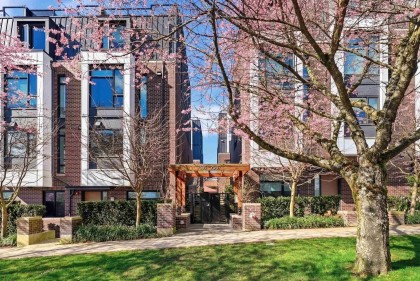 Photo 2 at 7615 Yukon Street, Marpole, Vancouver West