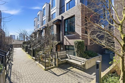 Photo 6 at 7615 Yukon Street, Marpole, Vancouver West