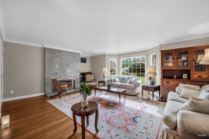 Photo 6 at 539 Newcroft Place, Cedardale, West Vancouver