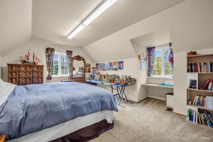Photo 32 at 539 Newcroft Place, Cedardale, West Vancouver