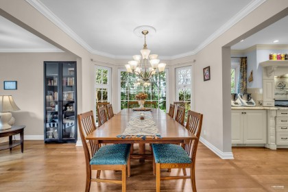 Photo 9 at 539 Newcroft Place, Cedardale, West Vancouver