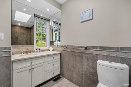 Photo 34 at 539 Newcroft Place, Cedardale, West Vancouver