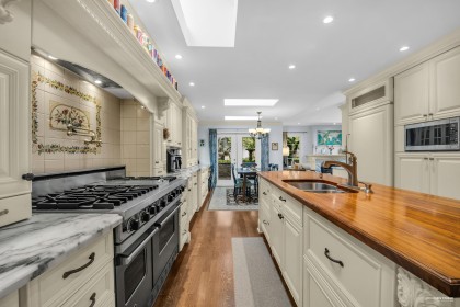 Photo 15 at 539 Newcroft Place, Cedardale, West Vancouver