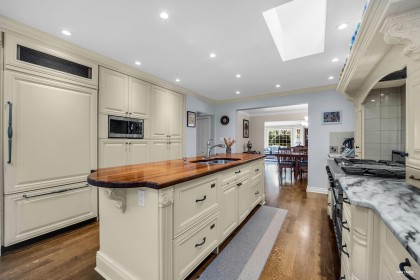 Photo 11 at 539 Newcroft Place, Cedardale, West Vancouver