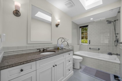 Photo 31 at 539 Newcroft Place, Cedardale, West Vancouver