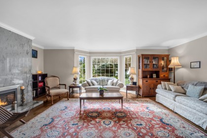 Photo 4 at 539 Newcroft Place, Cedardale, West Vancouver