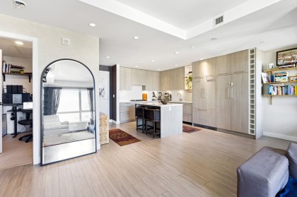 Photo 1 at 303 - 707 E 3rd Street, Queensbury, North Vancouver