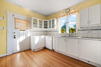 Photo 13 at 1376 11th Street, Sentinel Hill, West Vancouver