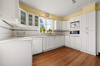 Photo 14 at 1376 11th Street, Sentinel Hill, West Vancouver