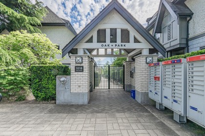 Photo 2 at 7903 Oak Street, Marpole, Vancouver West