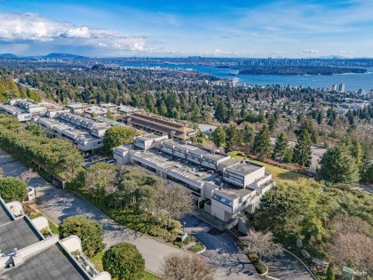 Photo 6 at 11 - 2238 Folkestone Way, Panorama Village, West Vancouver