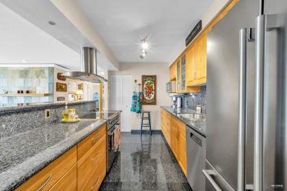 Photo 16 at 11 - 2238 Folkestone Way, Panorama Village, West Vancouver