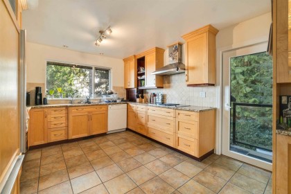 Photo 4 at 5189 Madeira Court, Canyon Heights NV, North Vancouver