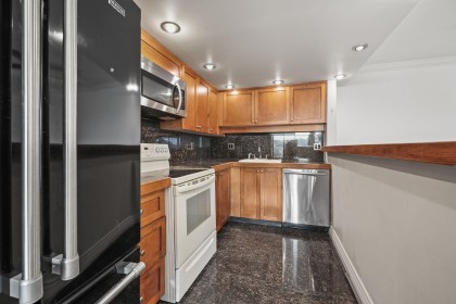 Photo 7 at 205 - 1600 Howe Street, Yaletown, Vancouver West