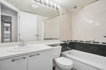 Photo 19 at 2208 - 1166 Melville Street, Coal Harbour, Vancouver West