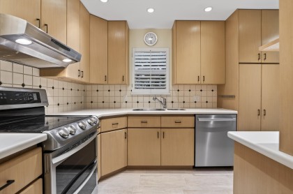 Photo 2 at 4 - 3301 W 16th Avenue, Kitsilano, Vancouver West