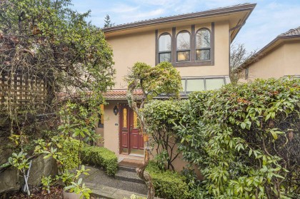 Photo 1 at 4 - 3301 W 16th Avenue, Kitsilano, Vancouver West